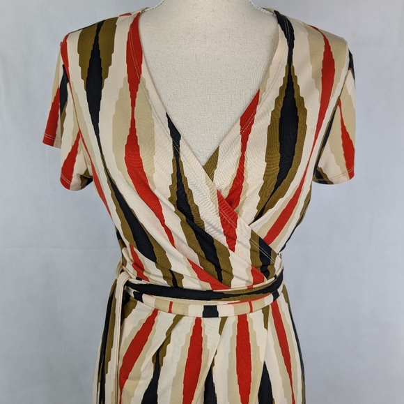 Banana Republic Wrap Dress Short Sleeve Size Medium NWT - Picture 9 of 9